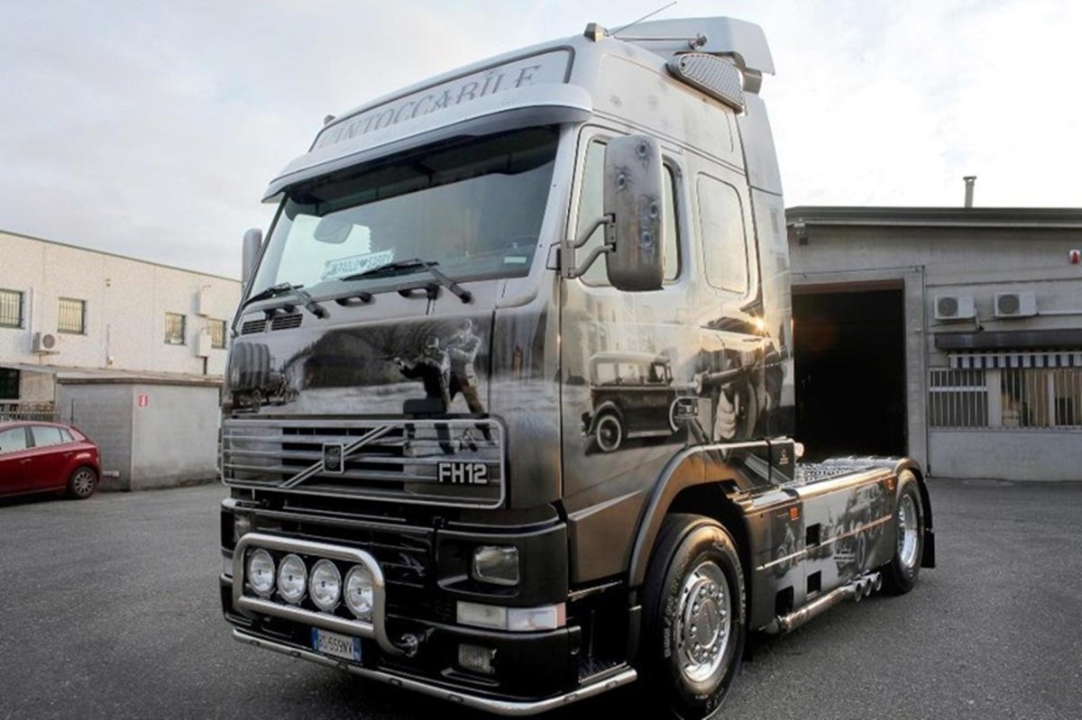 Вольво ФН 12