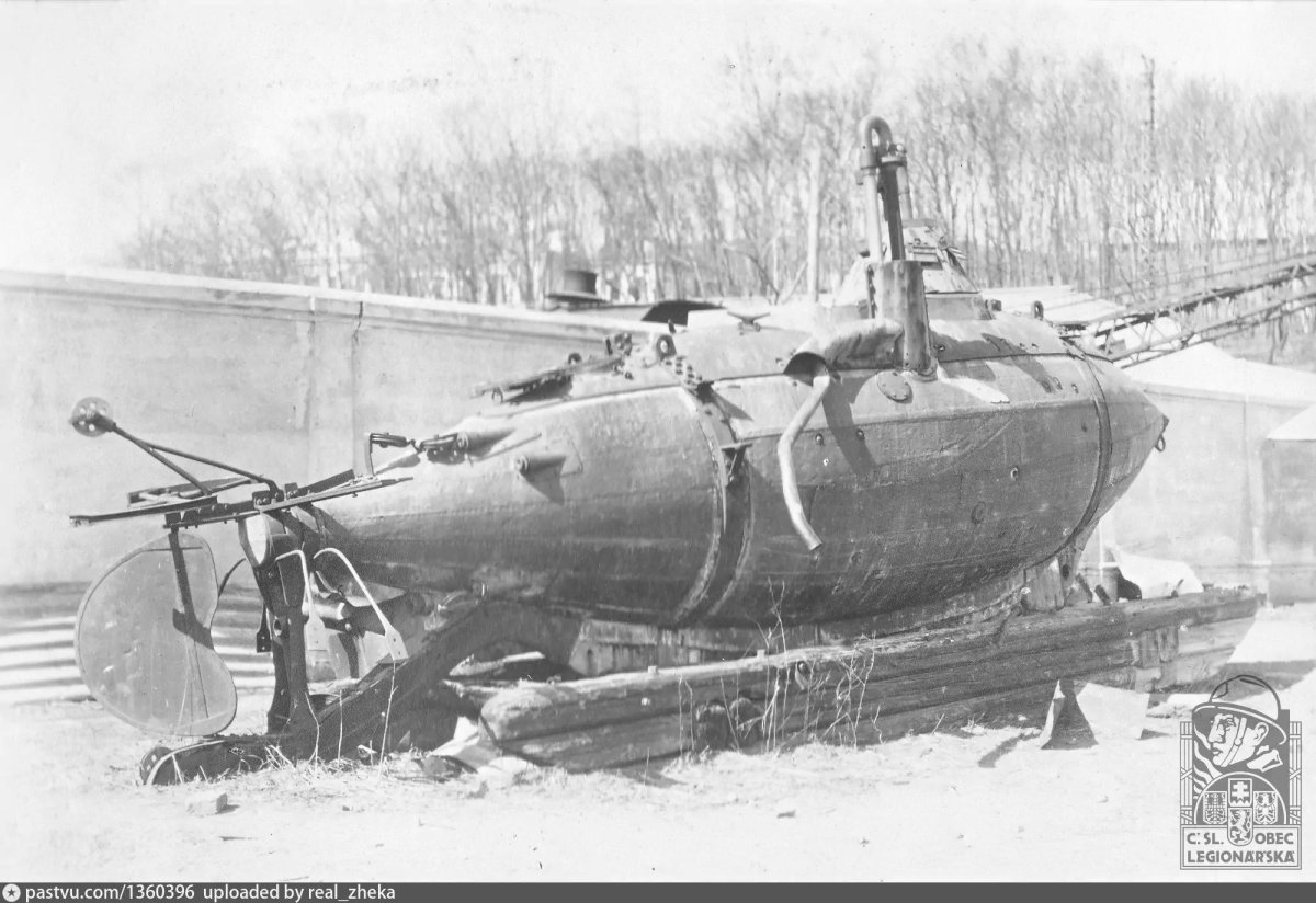 Полуподводный катер Боткина