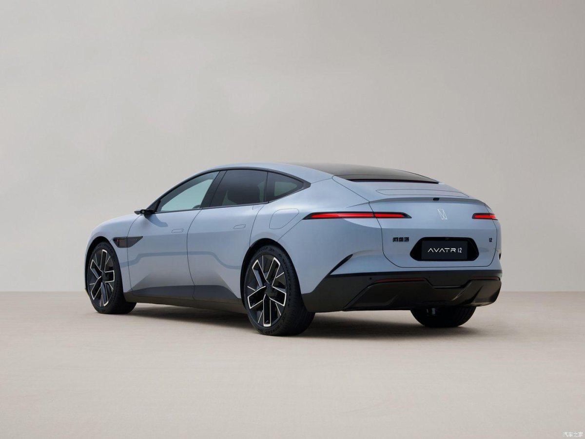 Avatr 12 (2023-)
