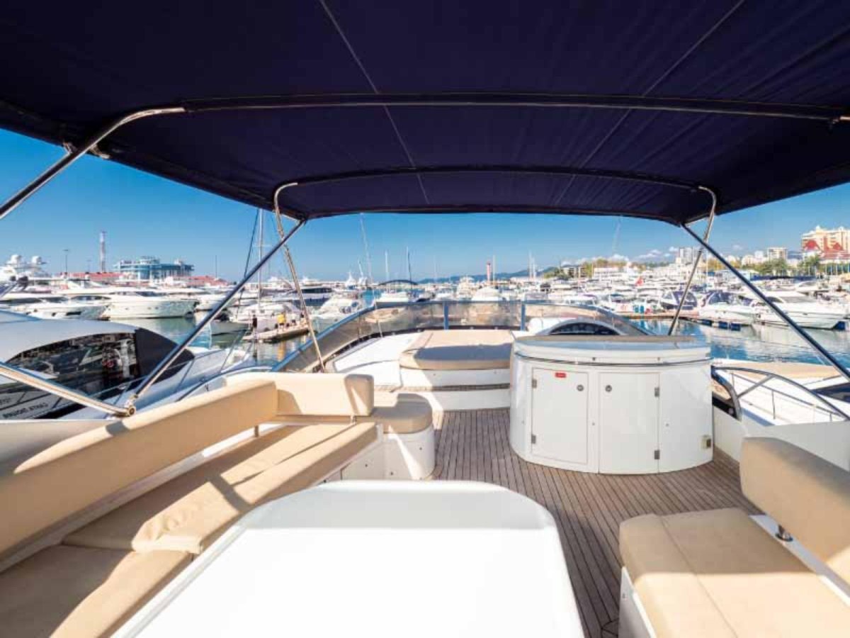 Яхта Санта Мария