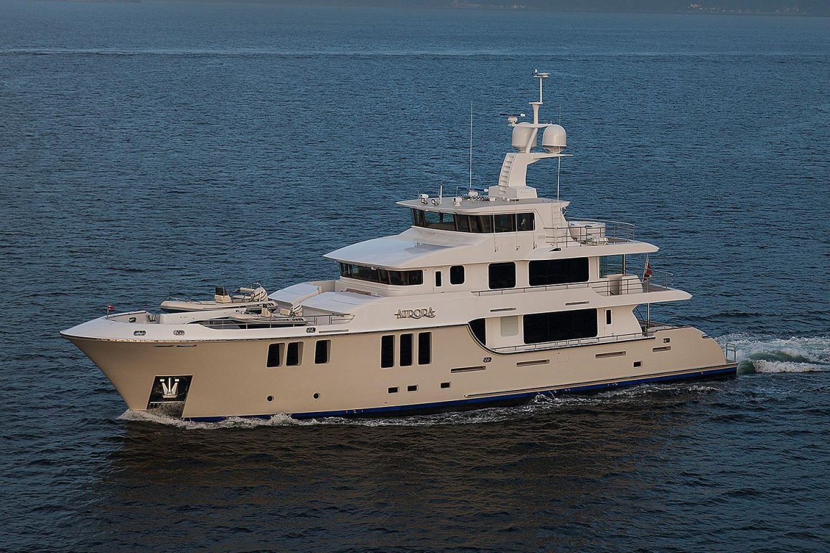 Яхта Nordhavn 120