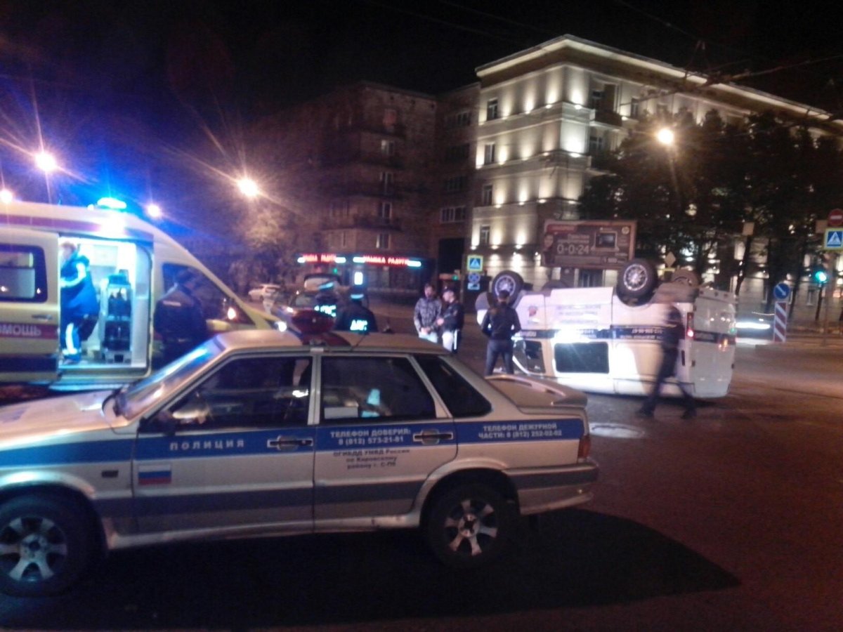 Ментовская машина ночью