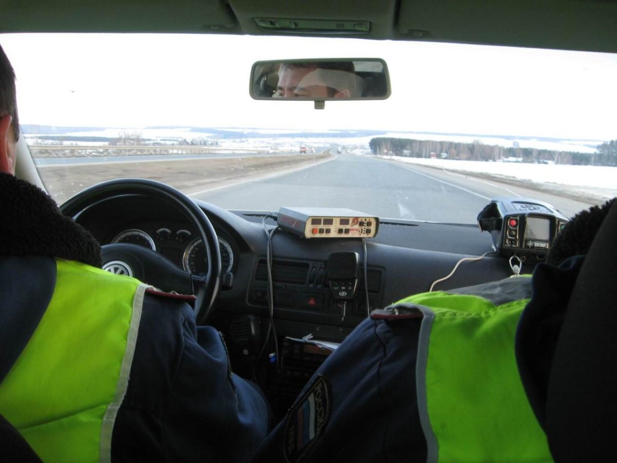 Салон машины ДПС