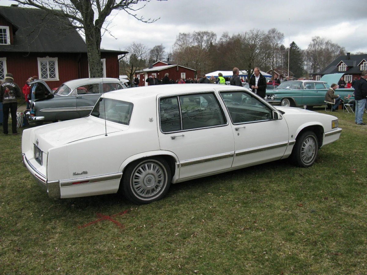 Кадиллак Девиль 2002