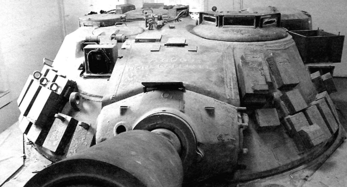 Т-34-85 С динамической защитой