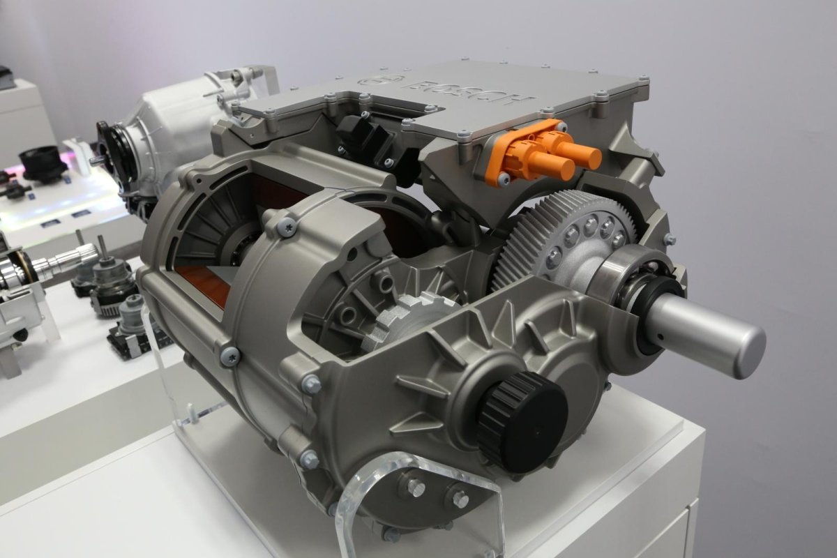 Тяговый электродвигатель электромобиля Тесла