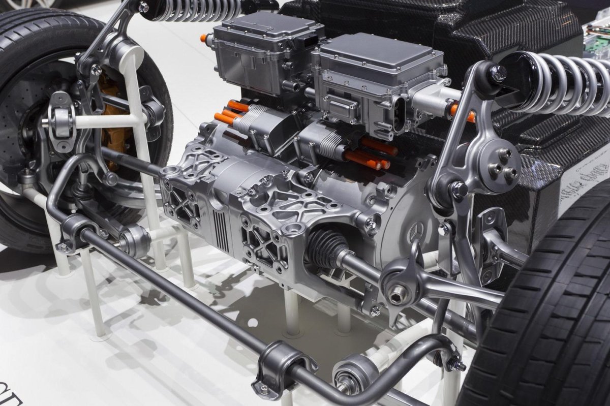 Тяговый электродвигатель электромобиля Тесла