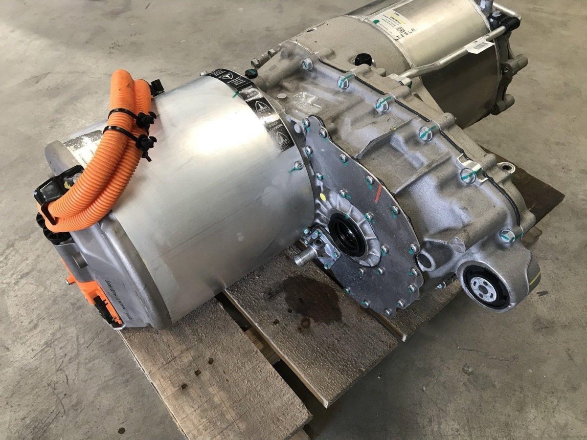 Электродвигатель Тесла модель s