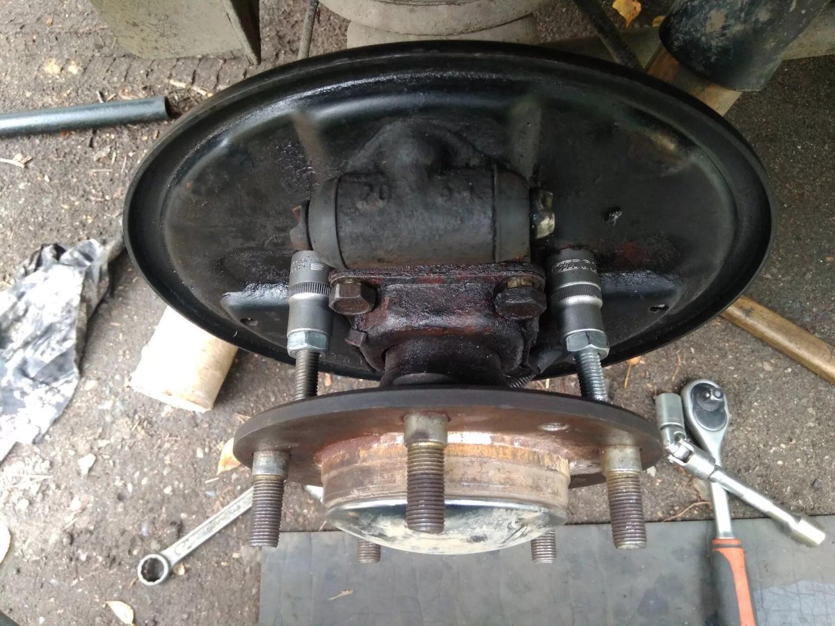 Съемник для задней полуоси Нива Шевроле