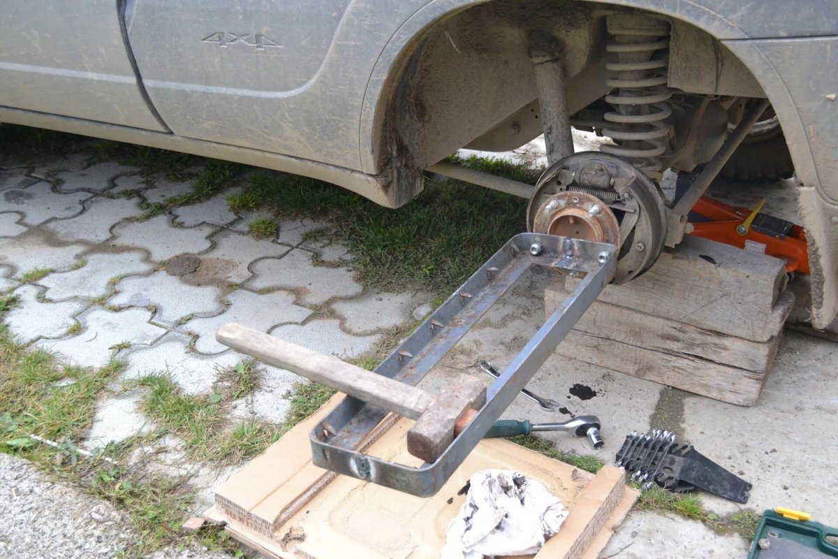 Съемник для задней полуоси Нива Шевроле