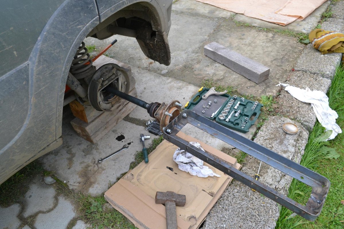 Съемник полуоси Нива Шевроле