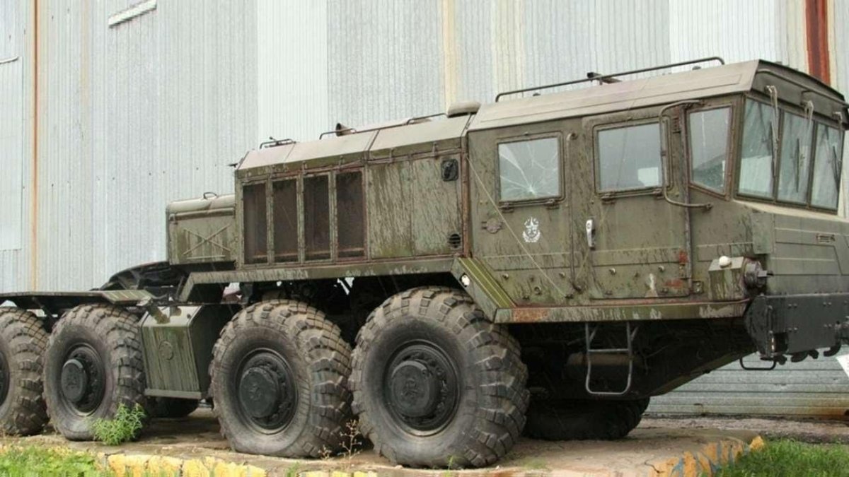 Тягач КЗКТ-7428 «Русич»