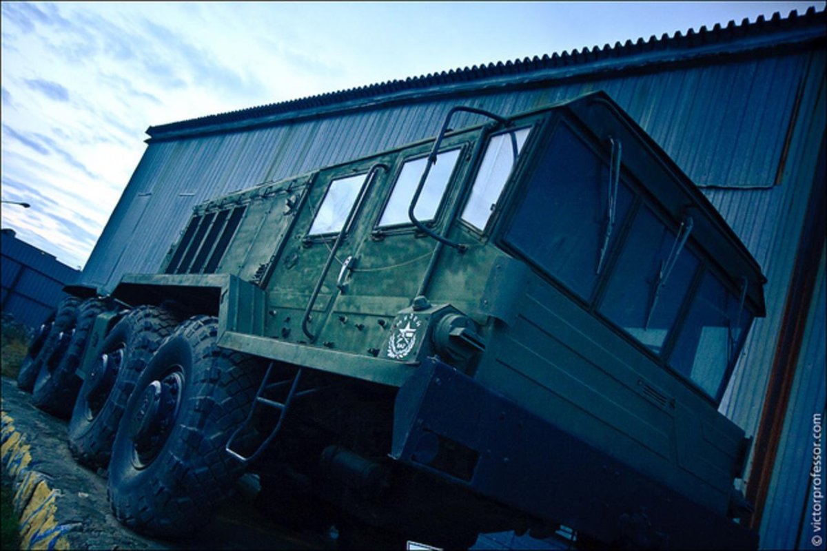 КЗКТ-7428 кабина