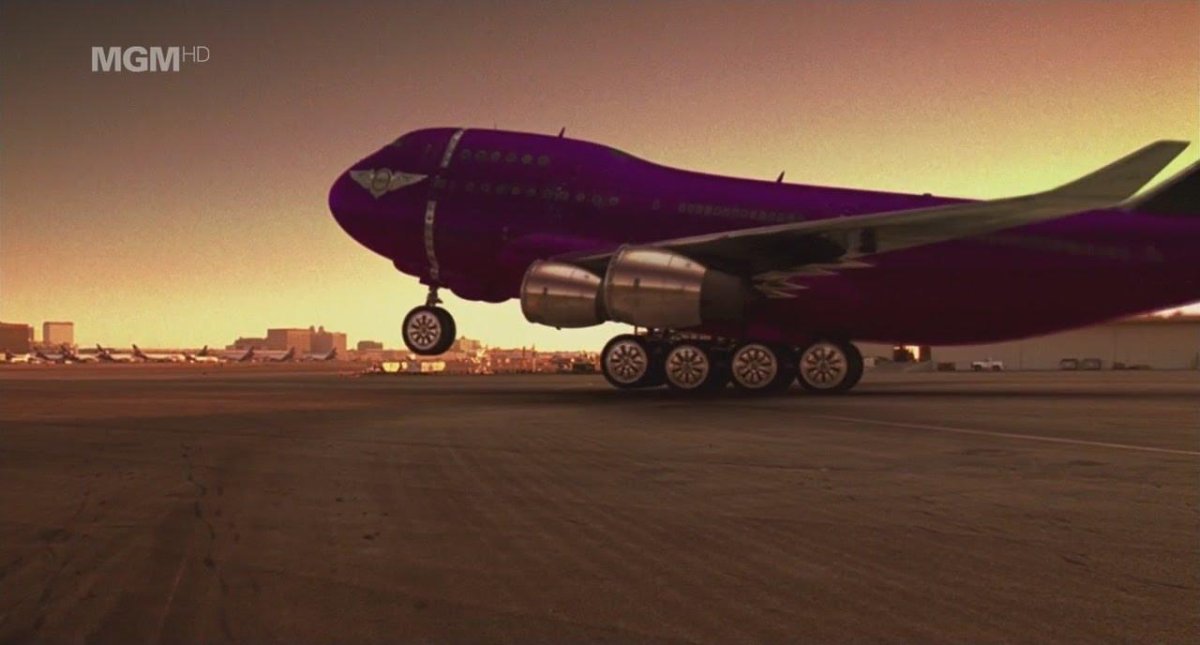 Улетный транспорт фильм 2004 самолет