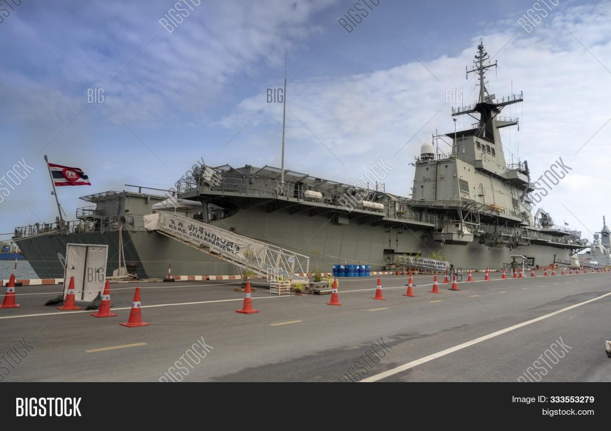 Авианосец Таиланда чакри Нарубет