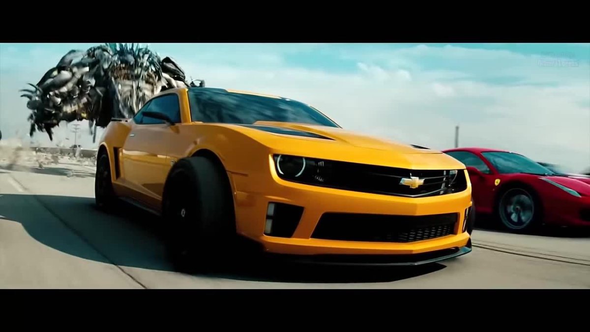 Трансформеры 3 тёмная сторона Луны Бамблби машина