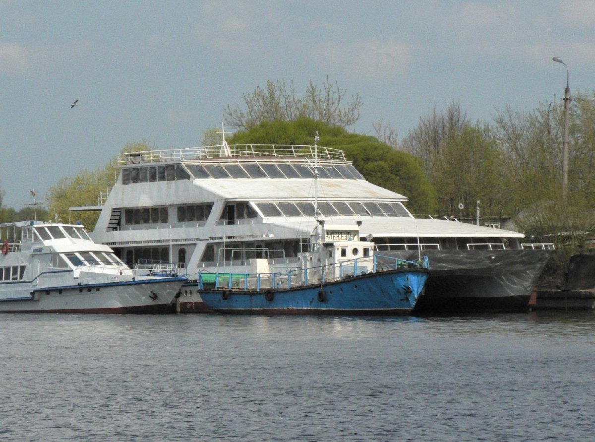 Теплоход катамаран