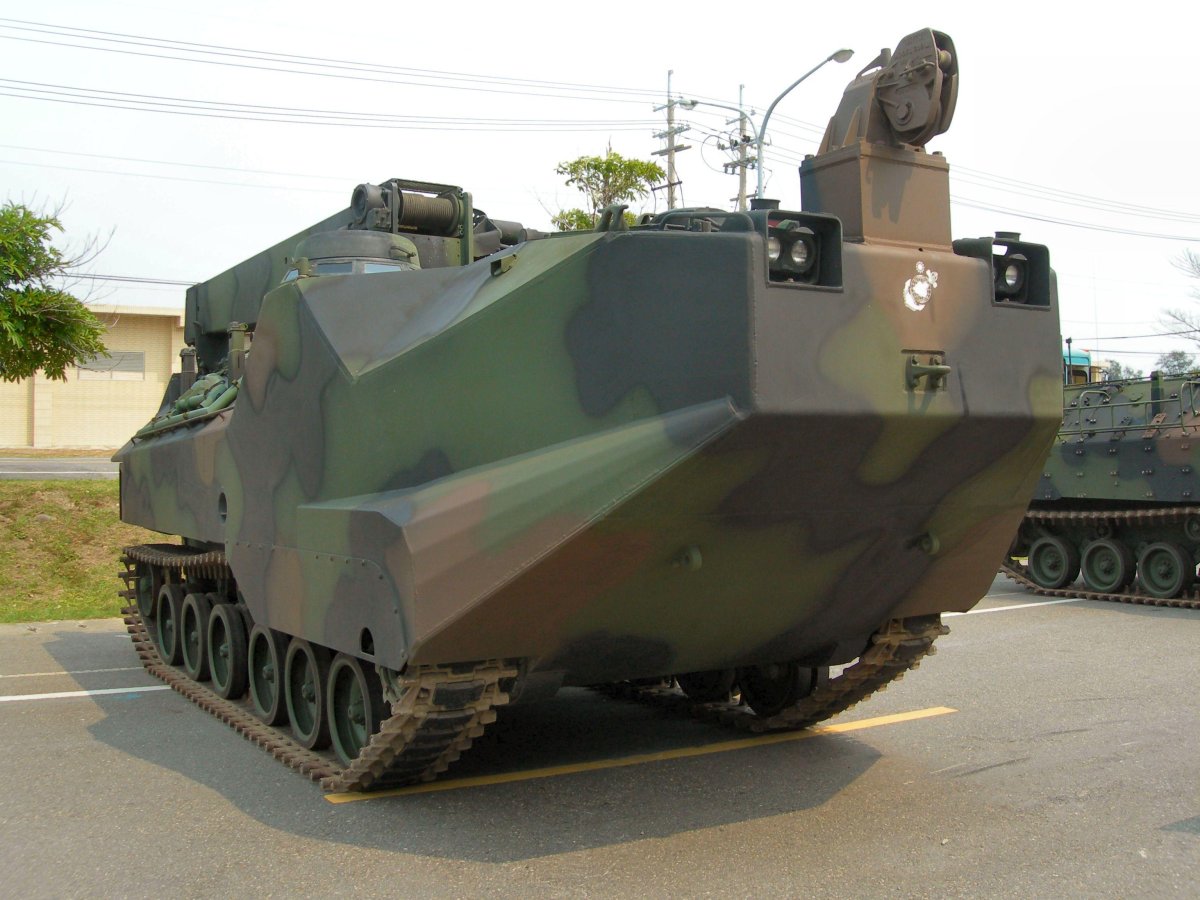 Amphibious Assault vehicle 7 (AAV-7)