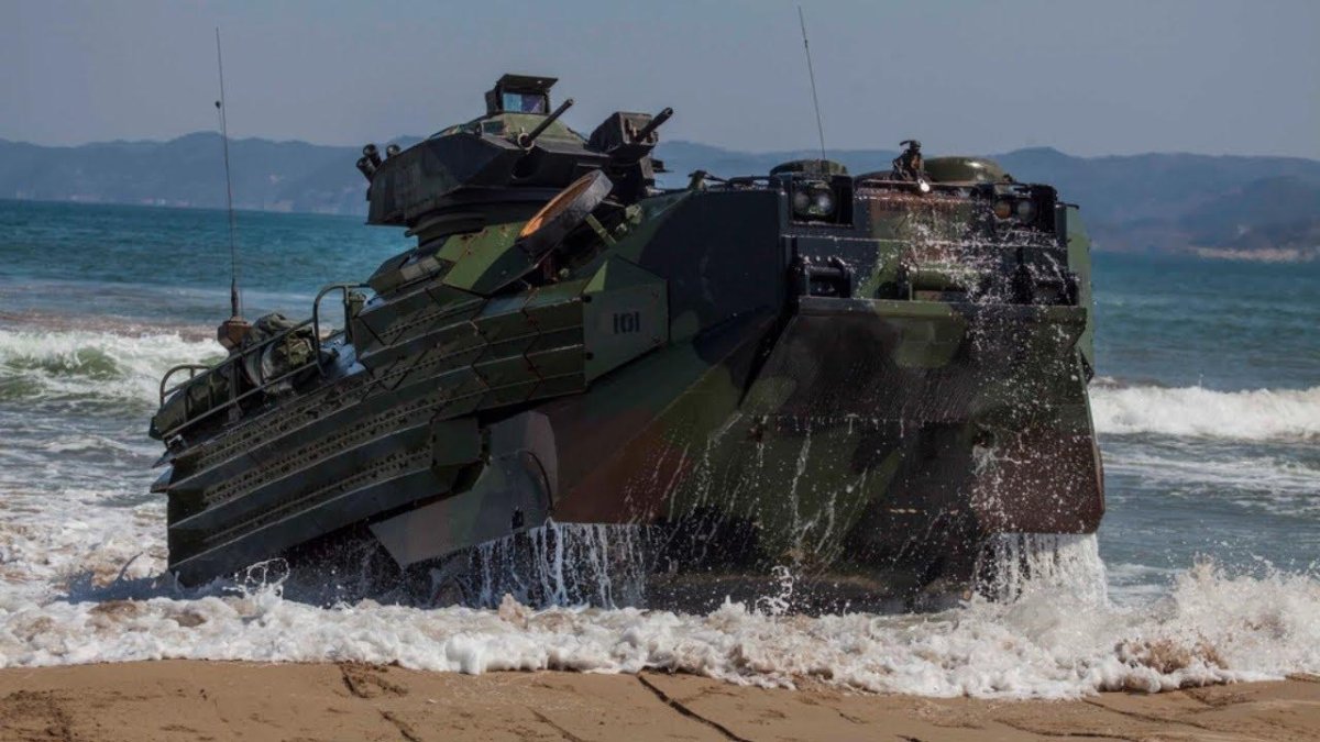 Aav7 бронетранспортёр