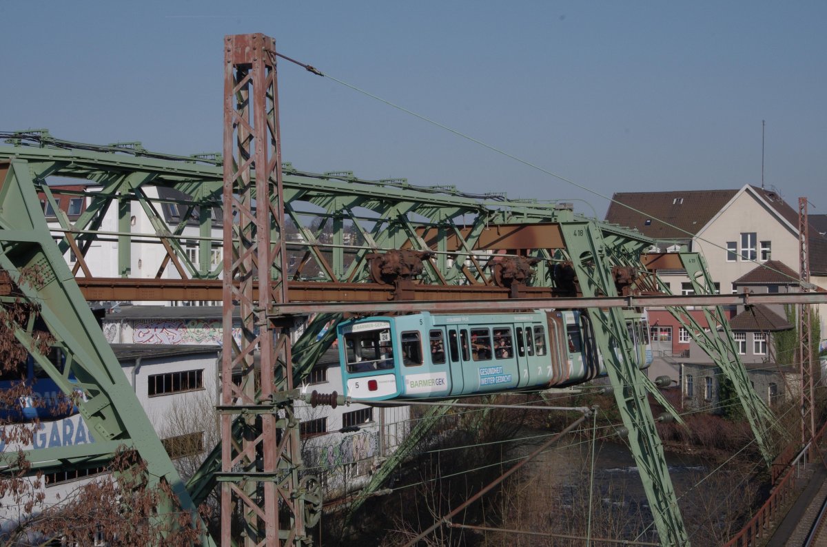 Вупперталь поезд летающий