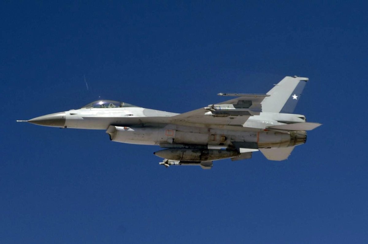 Чили f-16