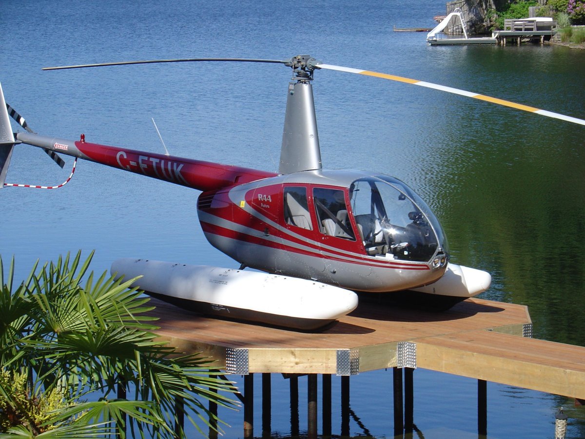 Робинсон 44 на поплавках