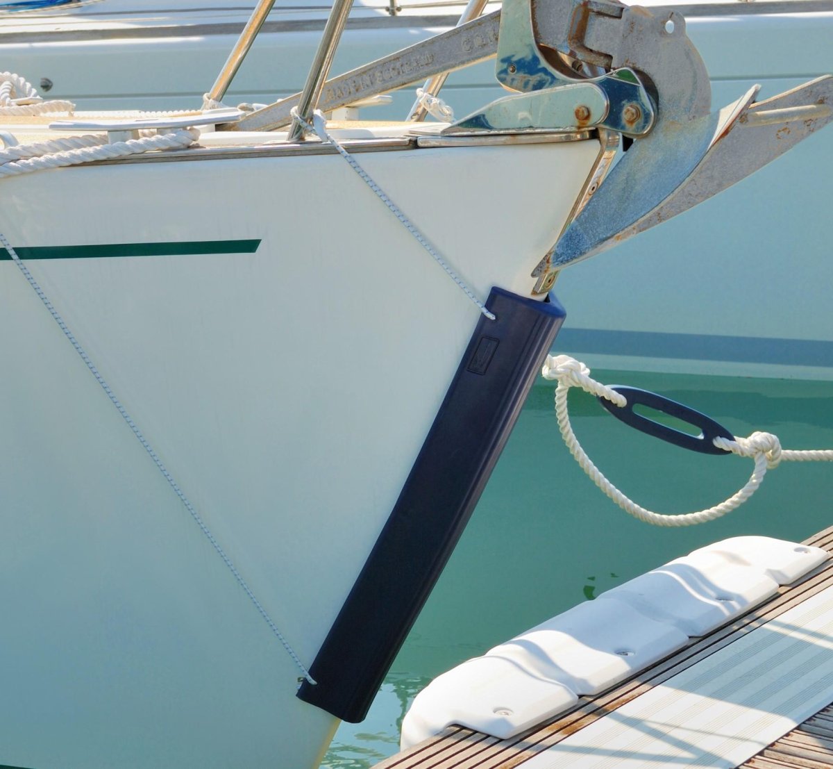 Кранец носовой для катера