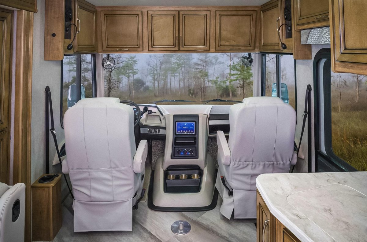 Автодом Fleetwood Bounder