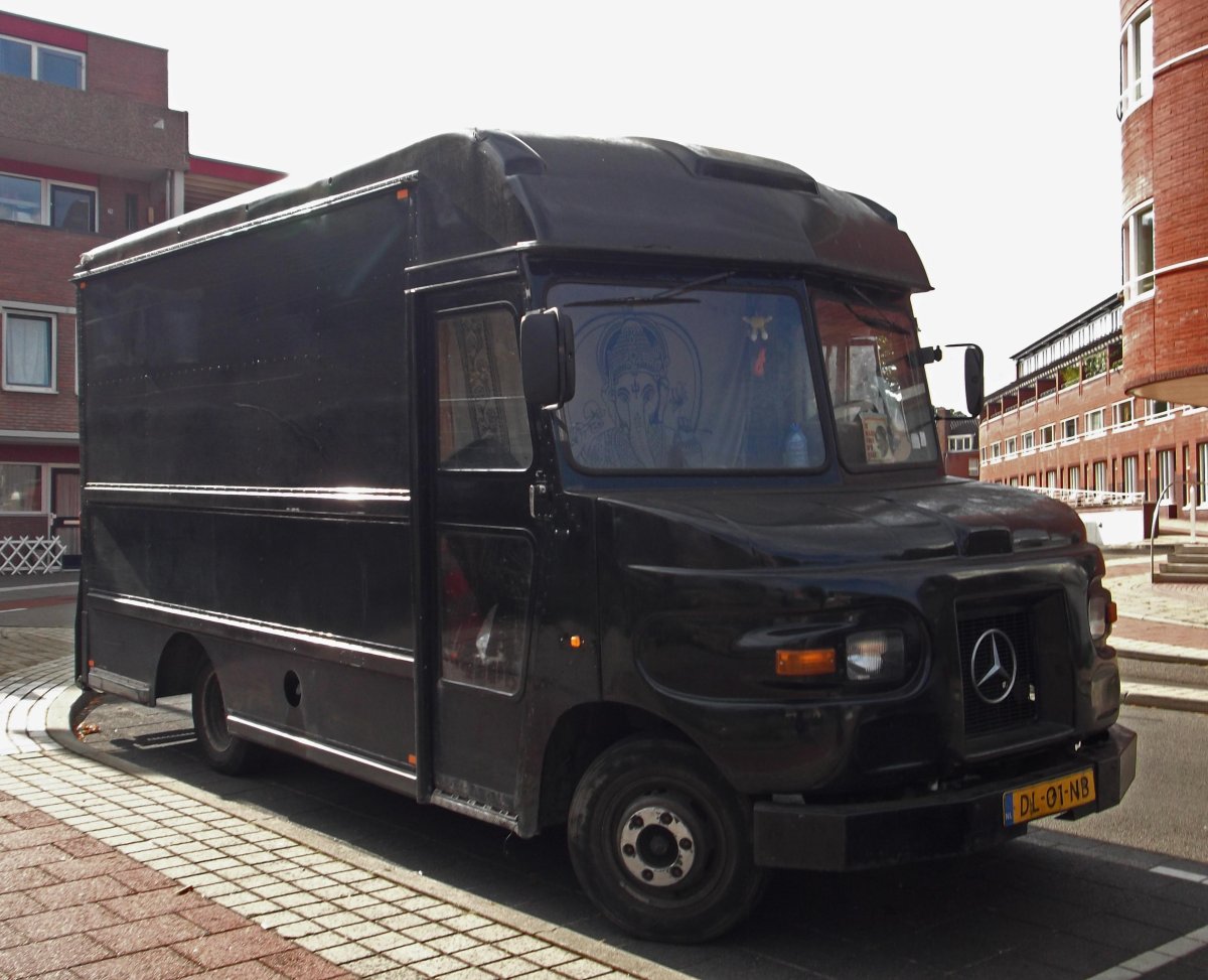 Мерседес Бенц Henschel 2011 7тн