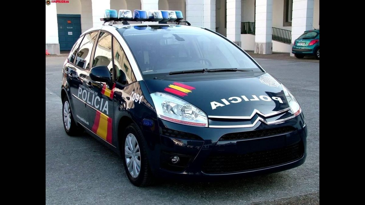Испанская полиция машина