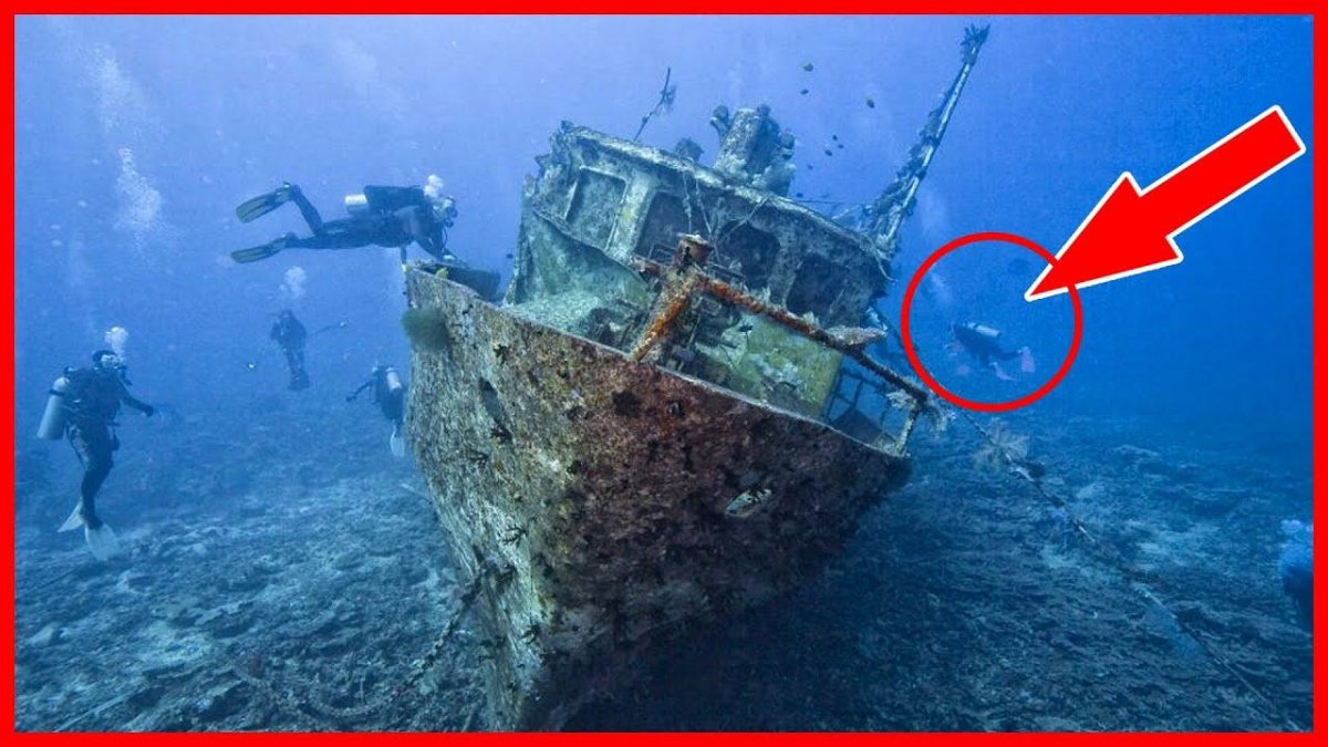 Затонувший корабль в Анапе в чёрном море