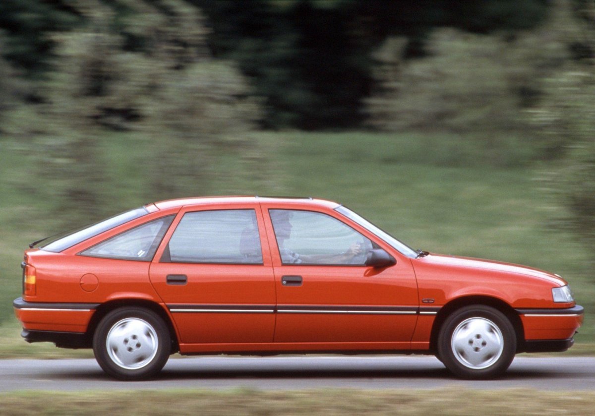 Опель Вектра 1986 года