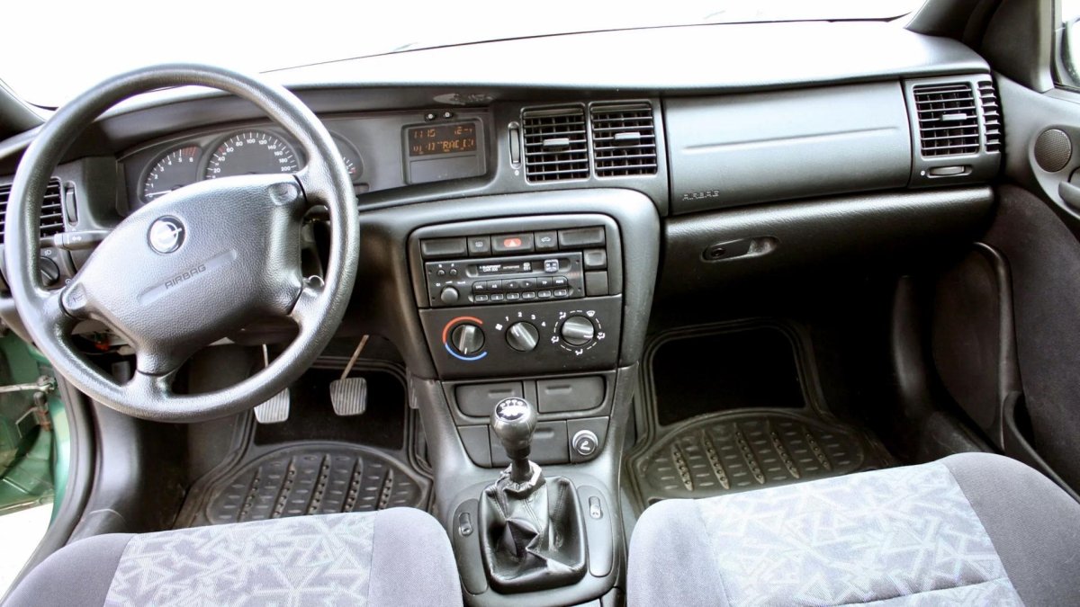 Opel Vectra b 2000 салон