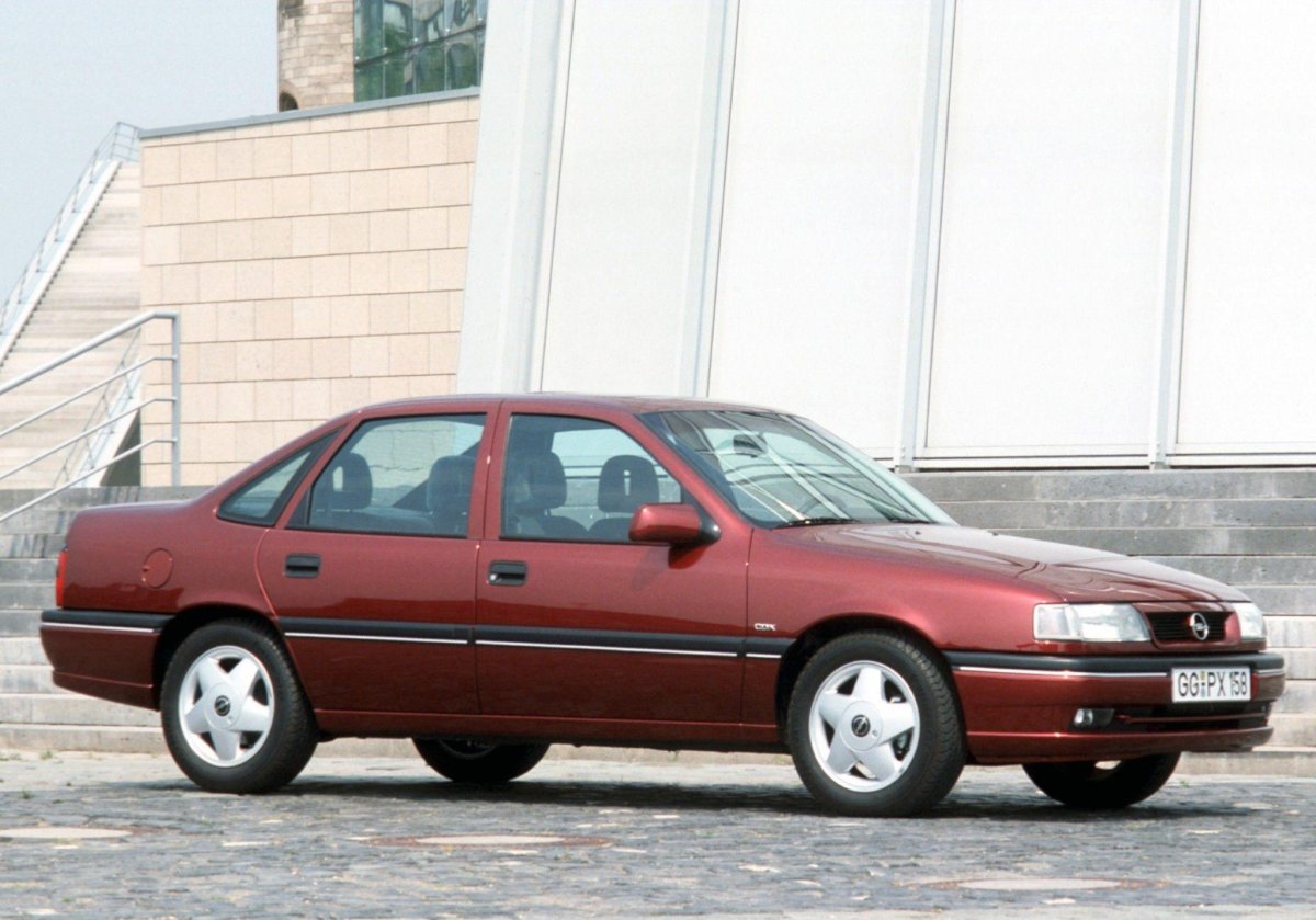 Opel Vectra a 1988 1995 седан