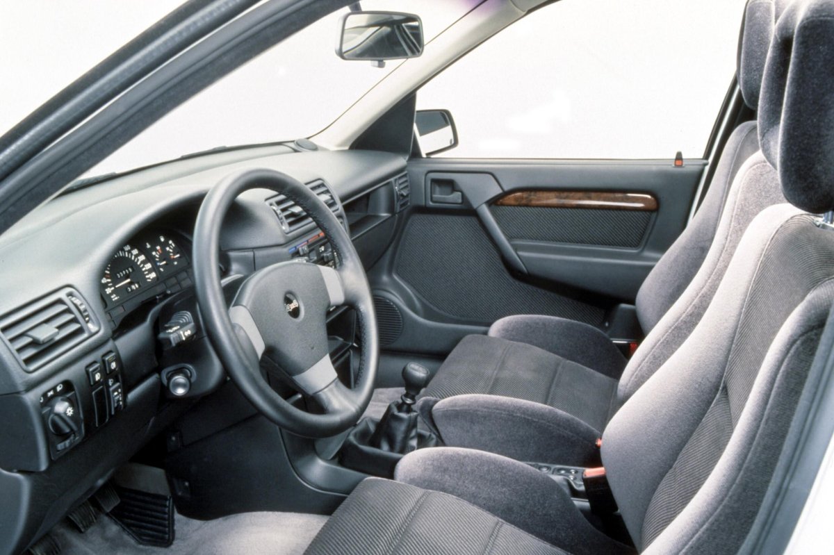 Opel Vectra b 2000 салон