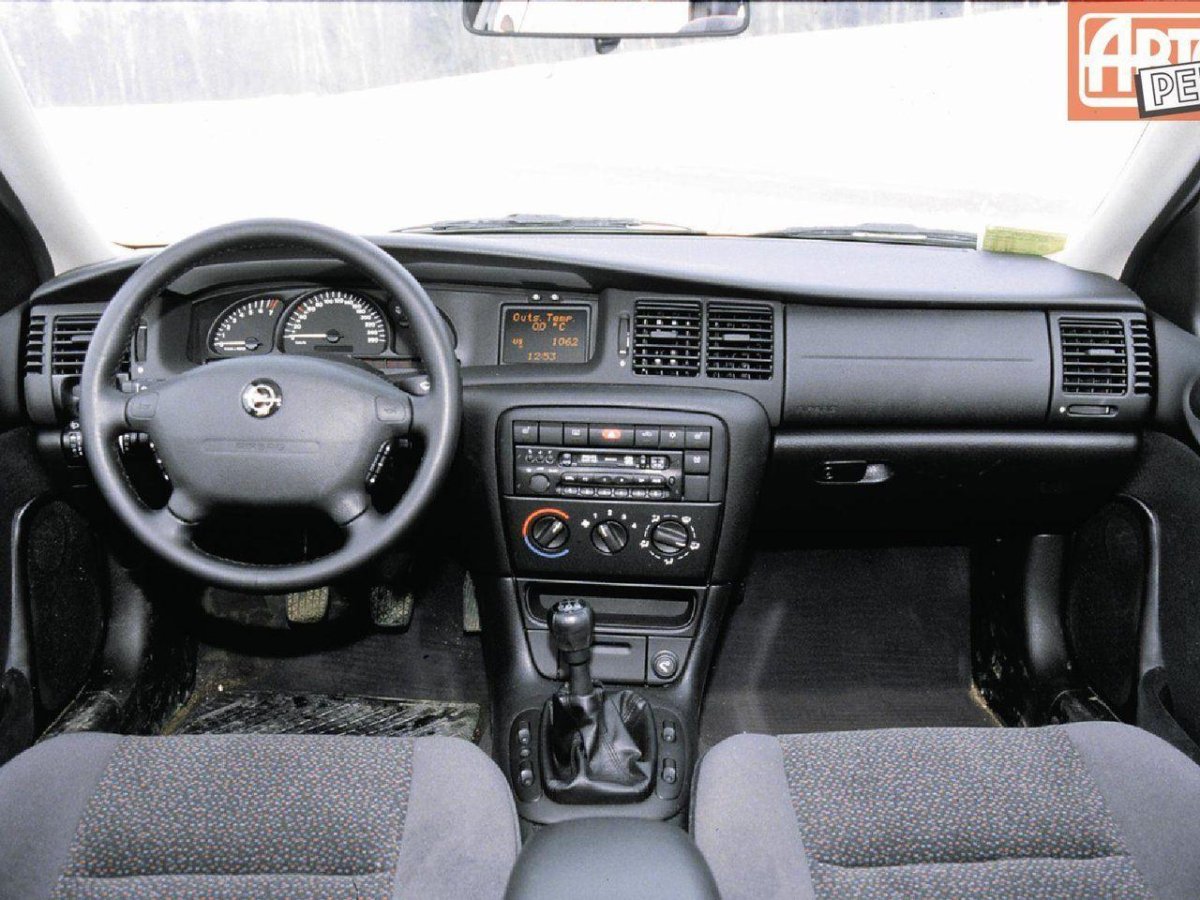 Opel Vectra b 2000 салон