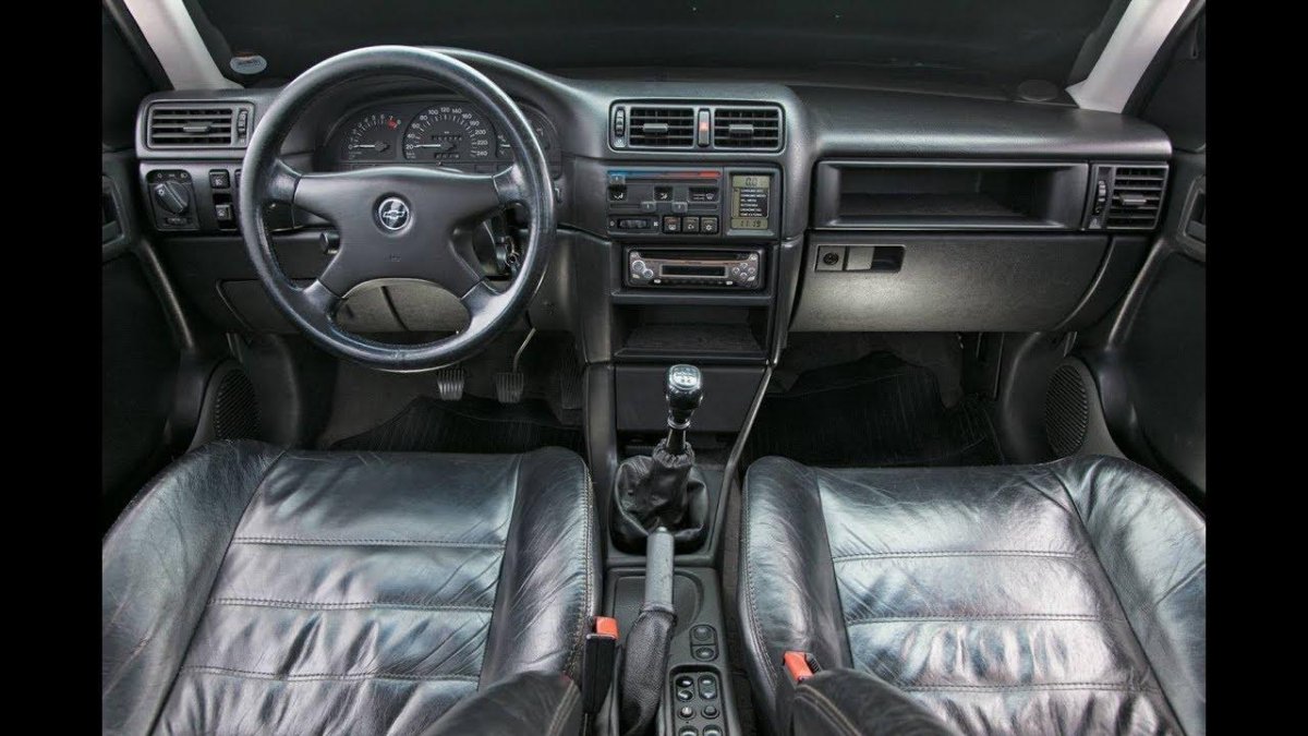 Opel Vectra 1995 салон