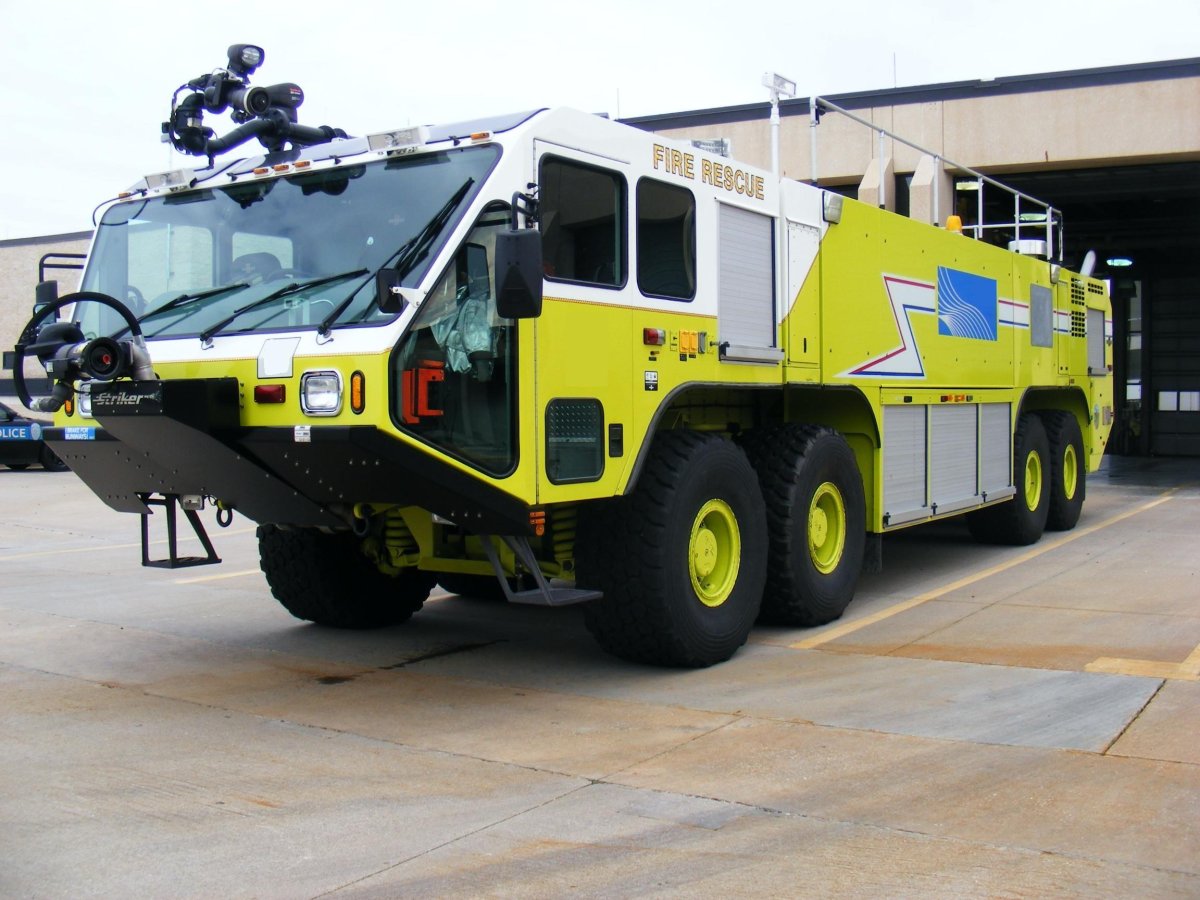 Пожарная машина Ошкош Страйкер