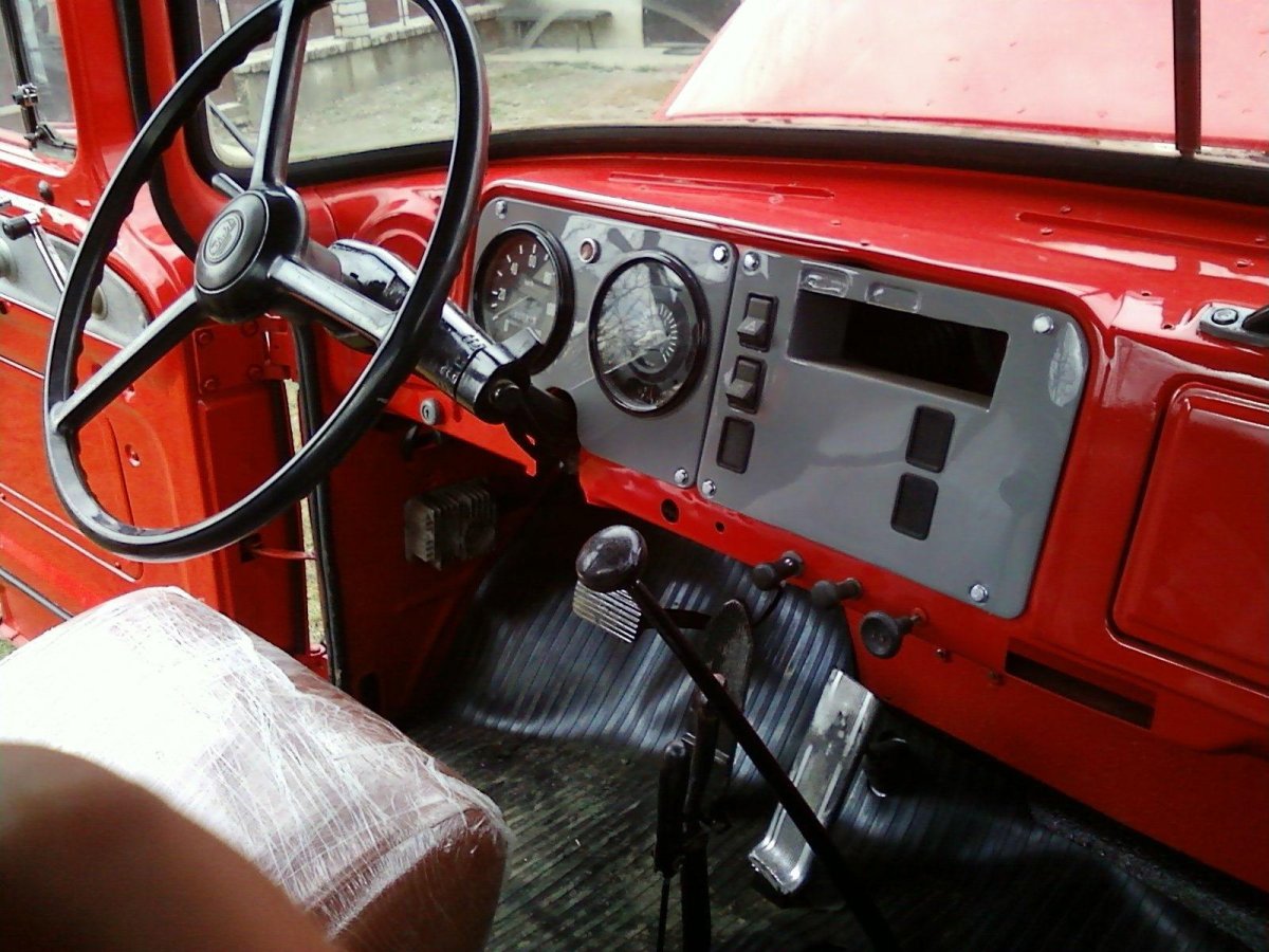 ЗИЛ 131 салон кабины