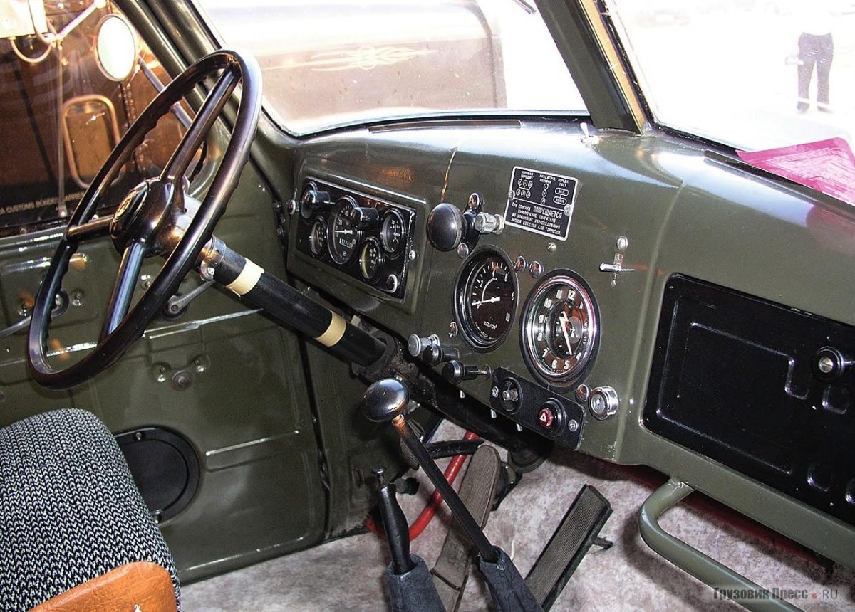ЗИЛ 157 салон