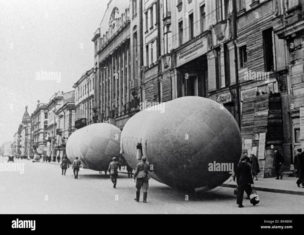 Заградительный аэростат в Ленинграде