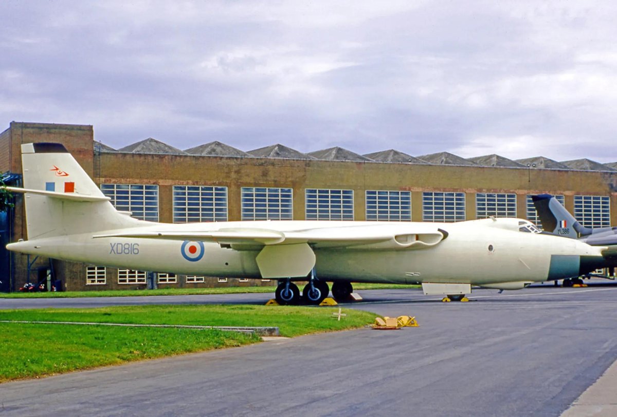 Бомбардировщик Vickers Valiant