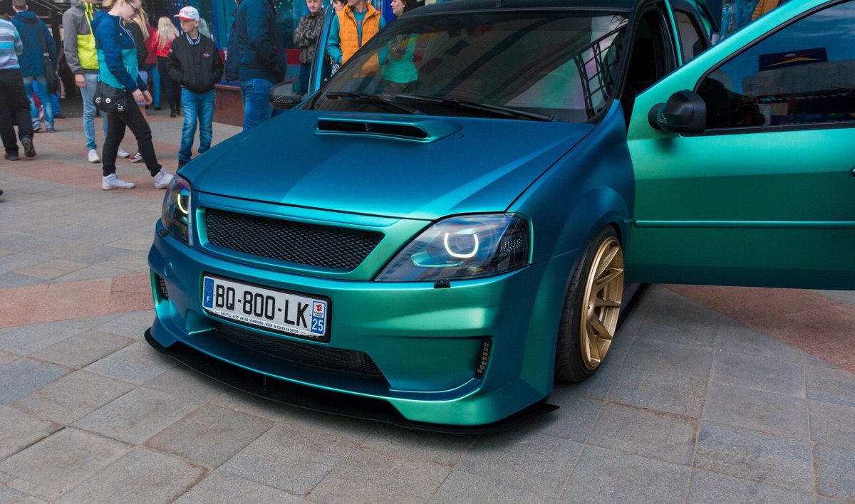 Тюнингованный Логан 1