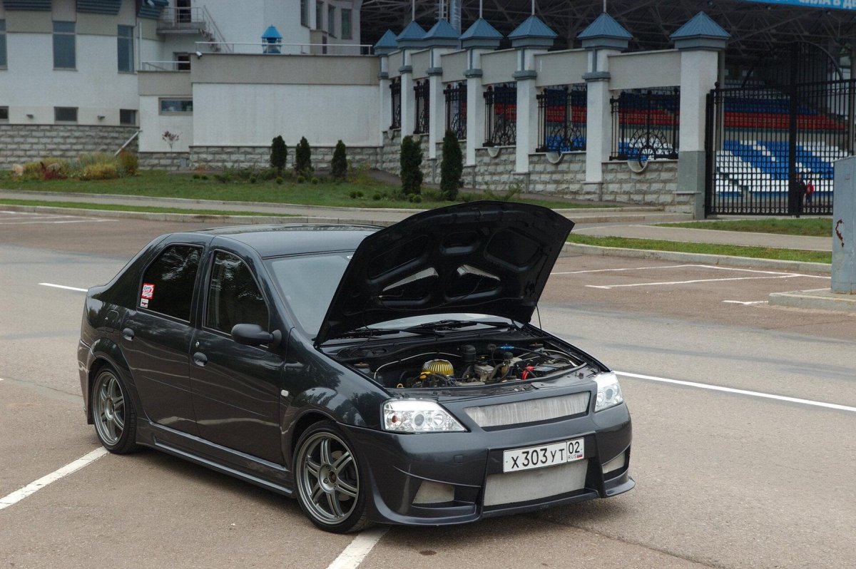 Тюнингованный Логан