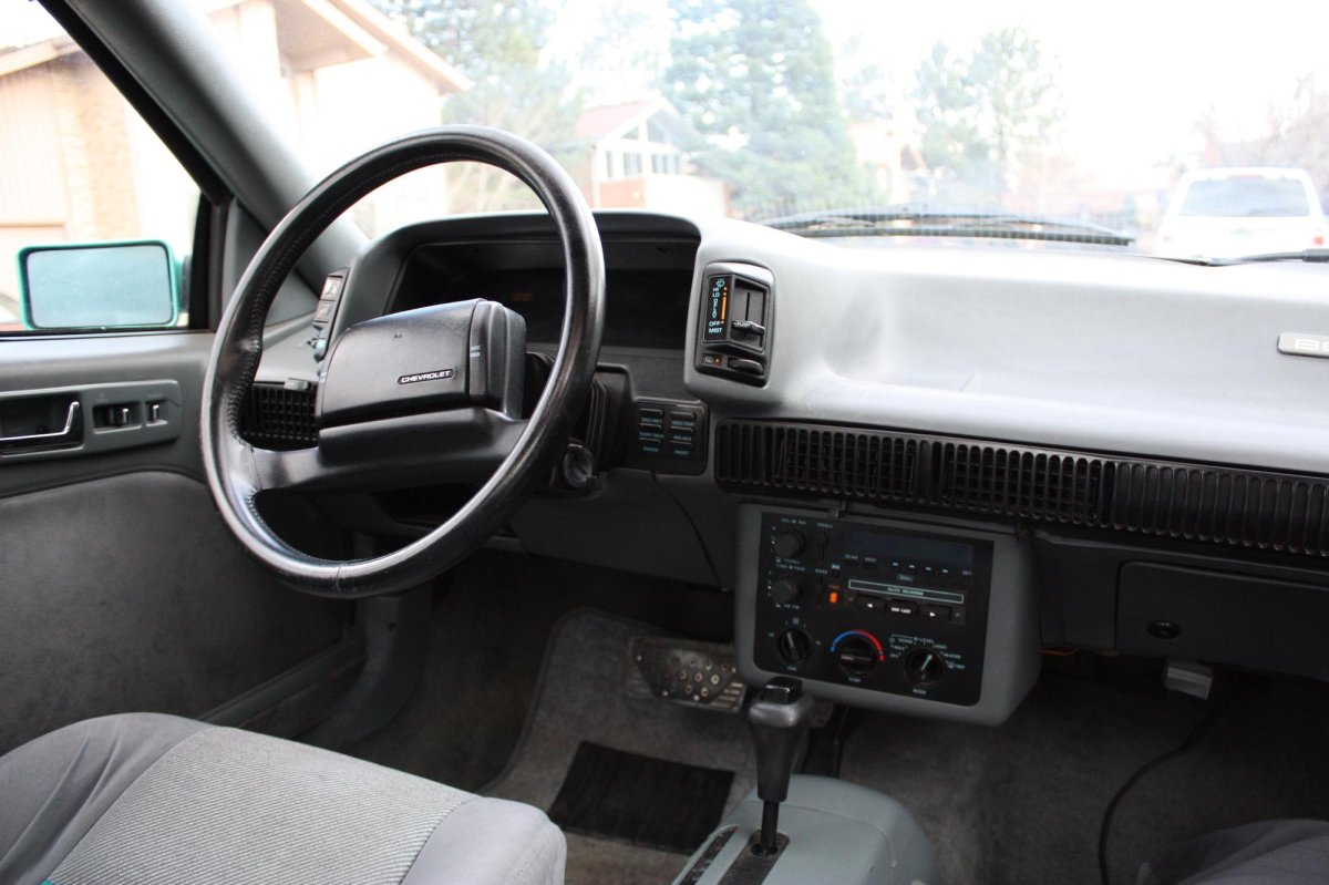 Chevrolet Beretta 1993 салон