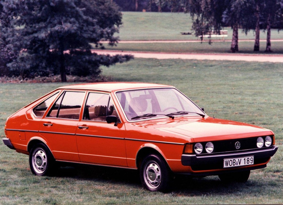 Volkswagen Passat b1 хэтчбек