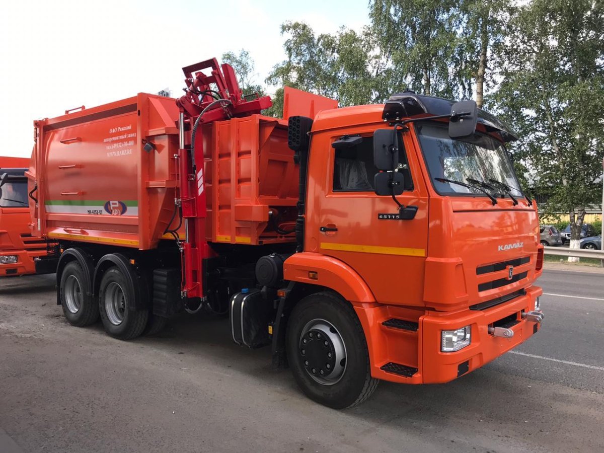 КАМАЗ 65115 мусоровоз с боковой загрузкой