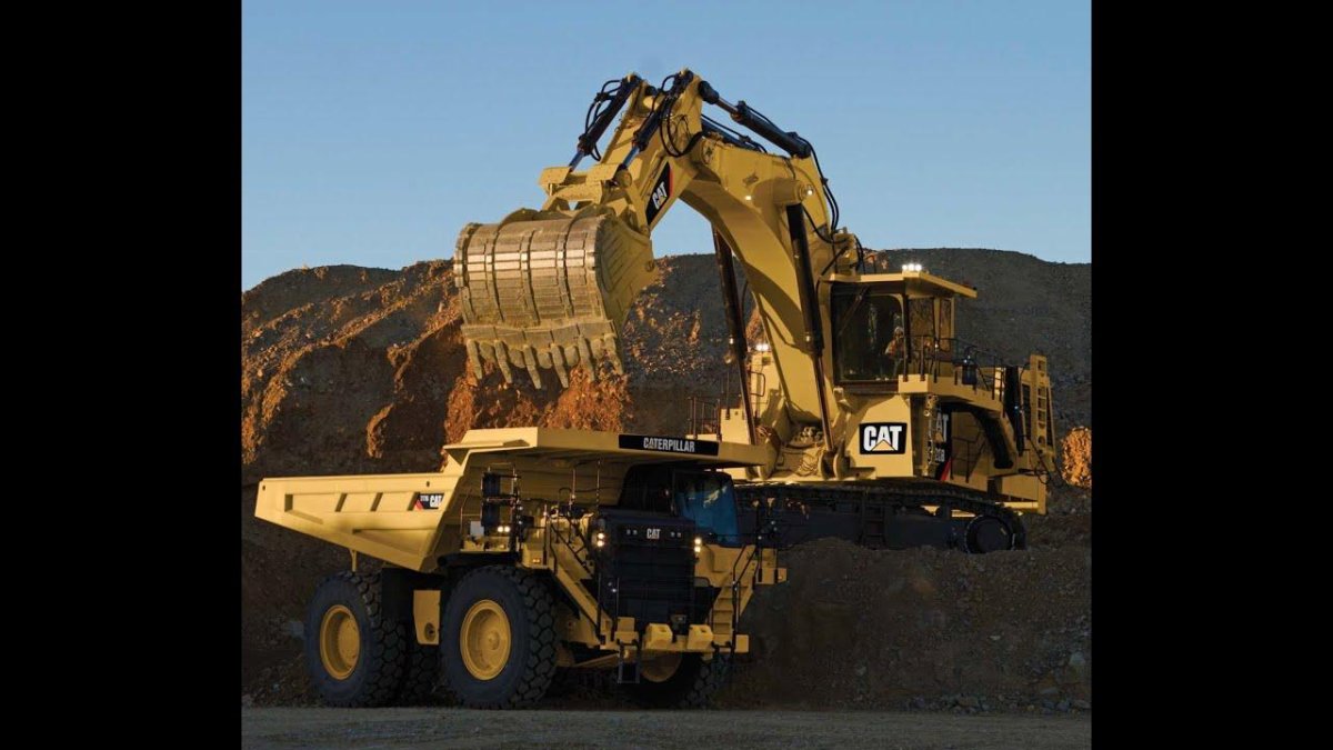 Карьерный экскаватор Катерпиллер