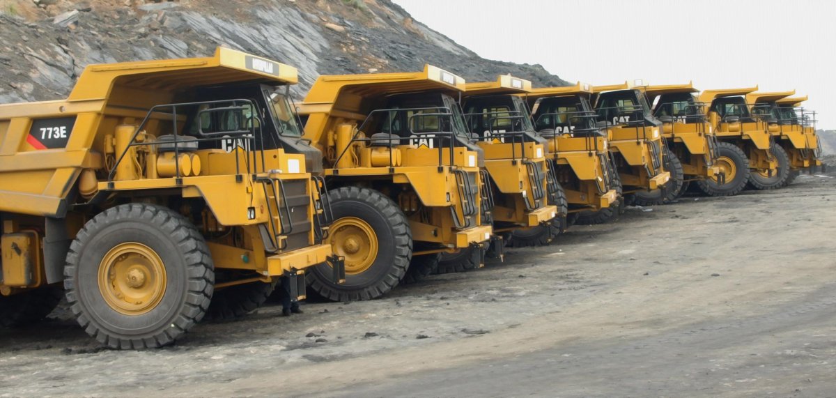 Карьерный самосвал Катерпиллер