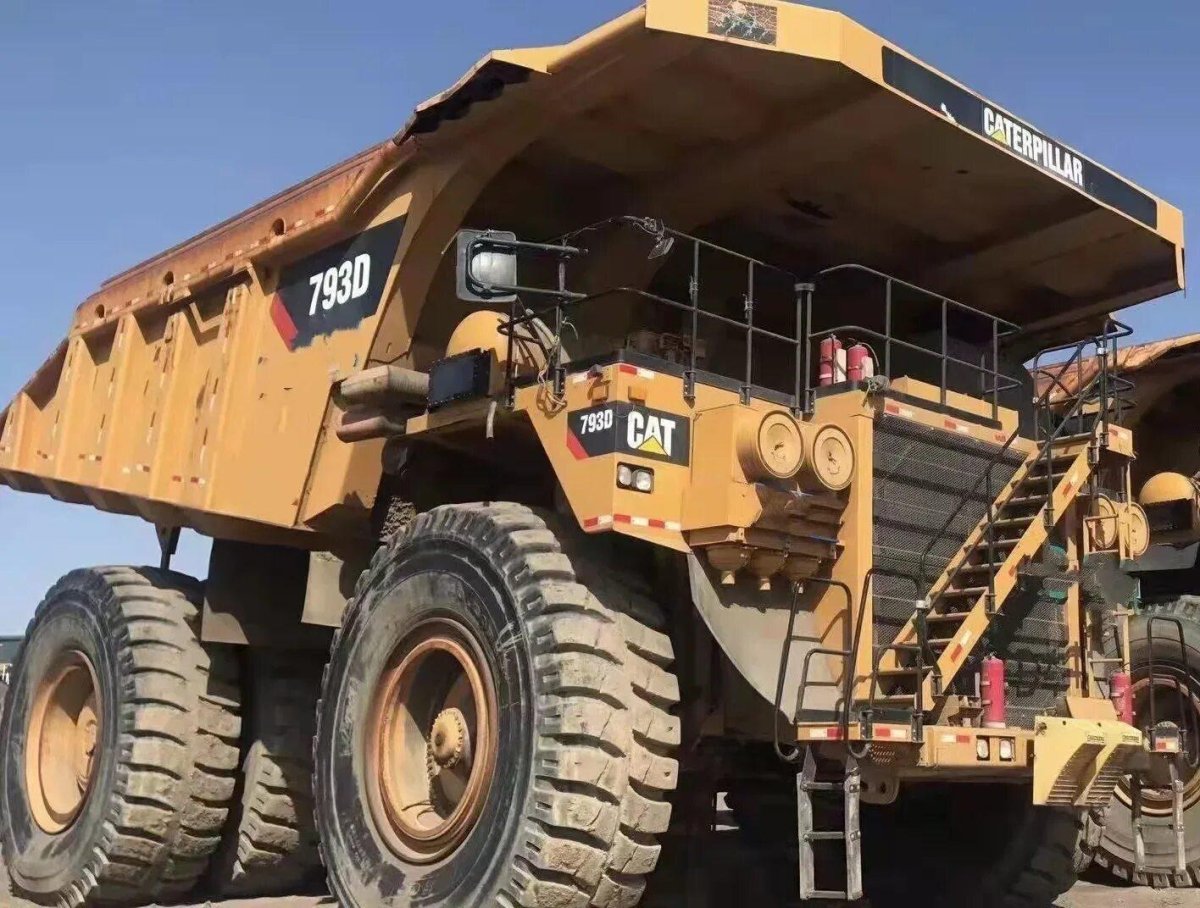 Caterpillar 793 самосвал